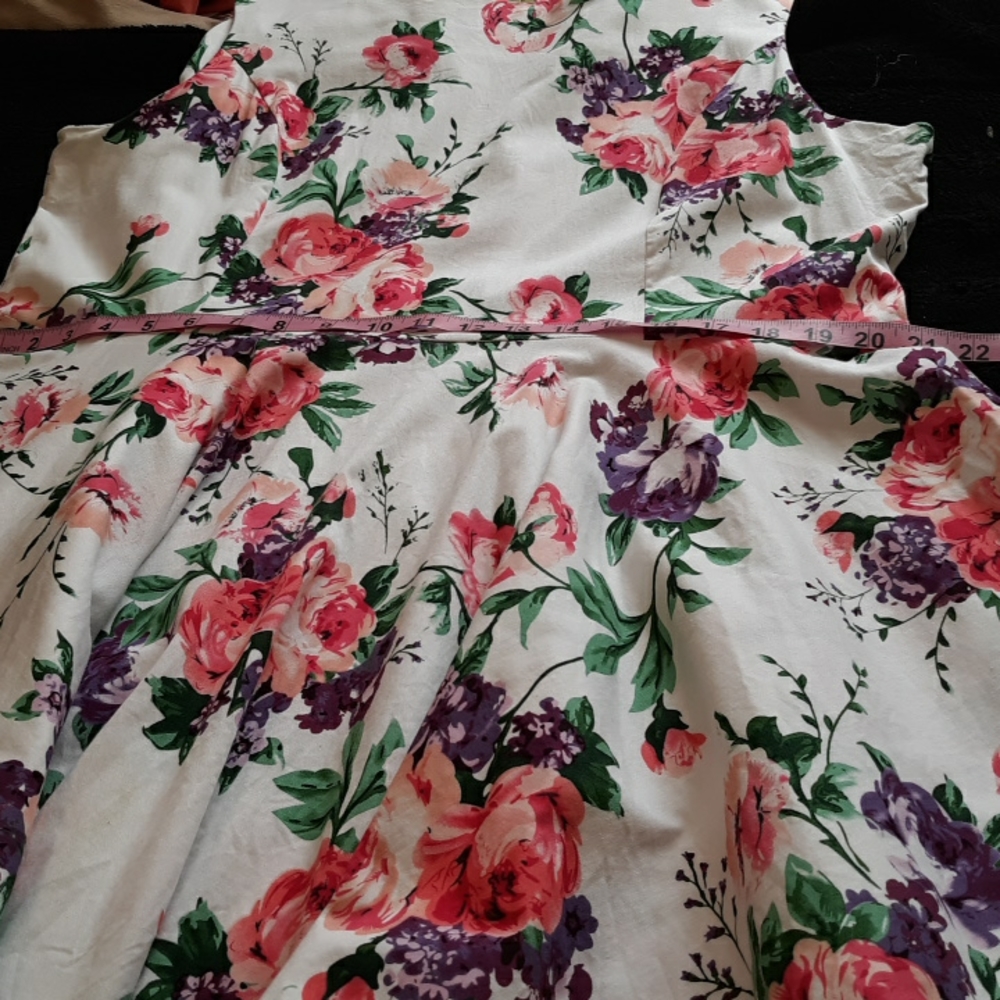 Spring/Summer Dress - Picture 7 of 9